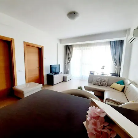 Sara * Mamaia